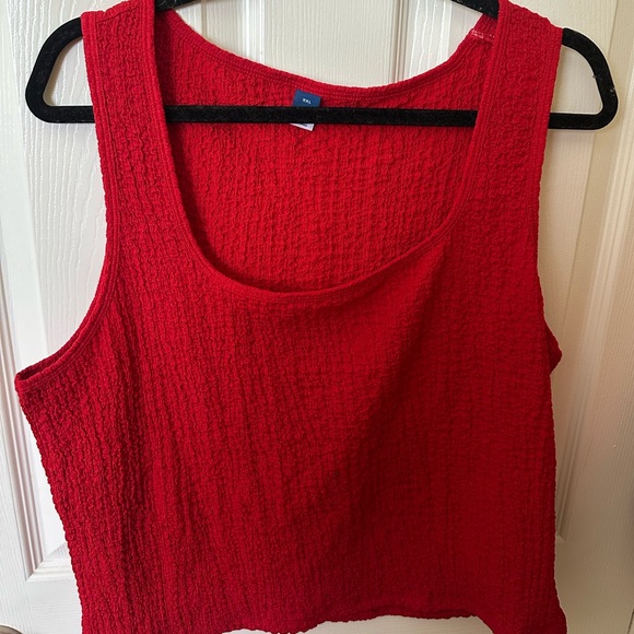 Red Tank - Picture 1 of 3